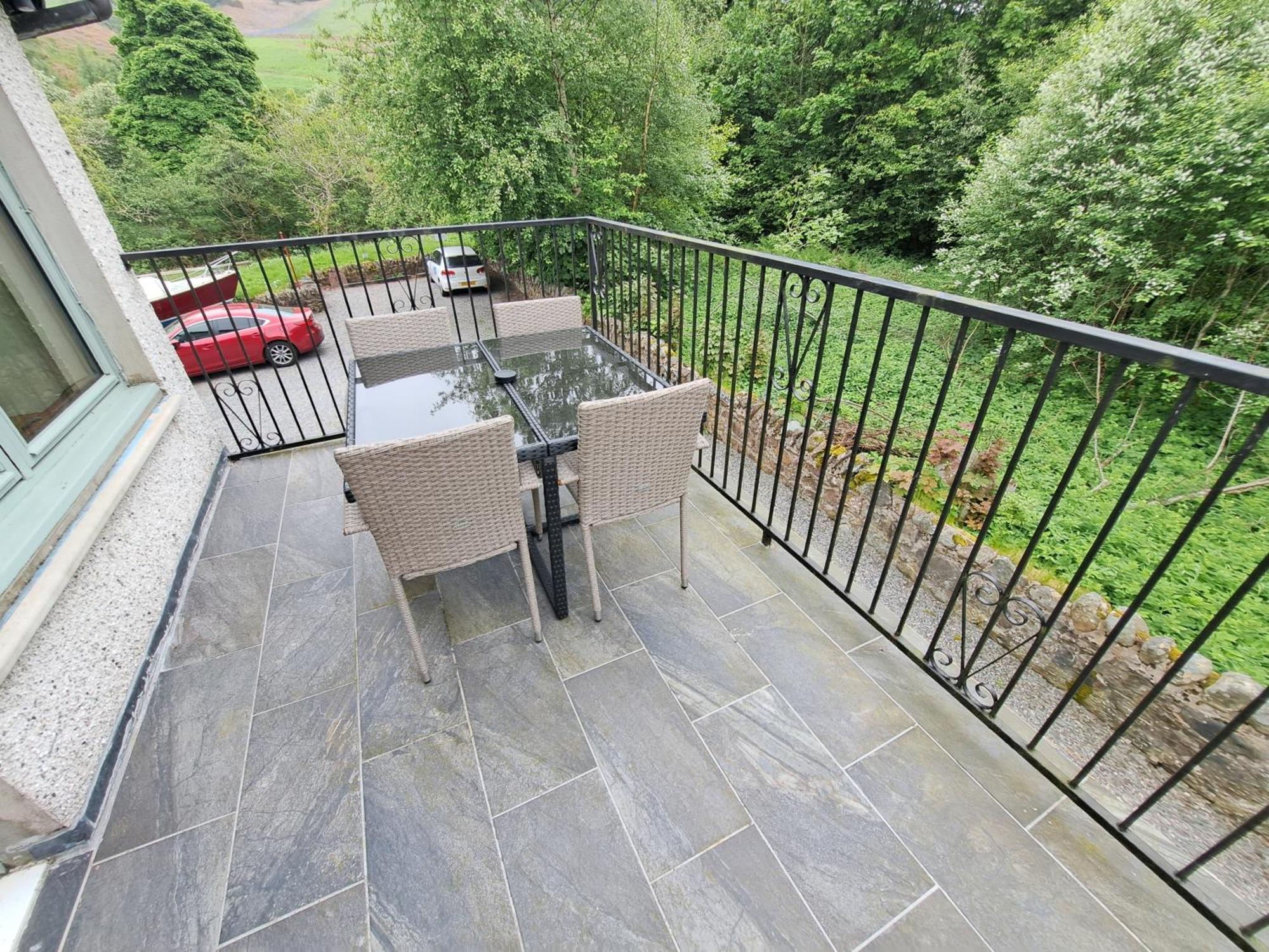 Loch Ness Balcony Apartment Drumnadrochit Exterior photo